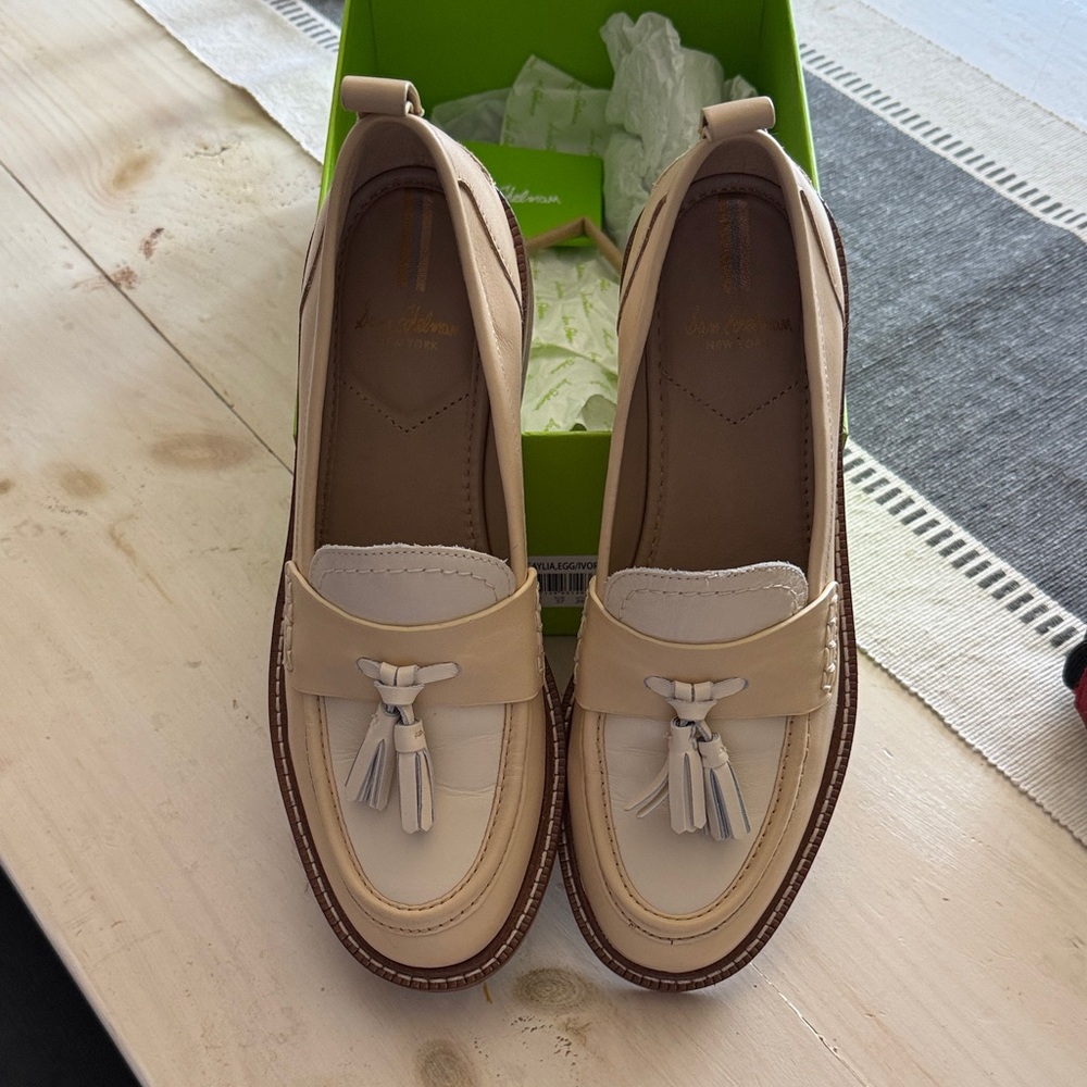 Sam Edelman Cream and Tan Tassel Loafers